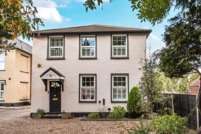 3 Bedroom Detached House For Sale In Wickham Road, Croydon, CR0