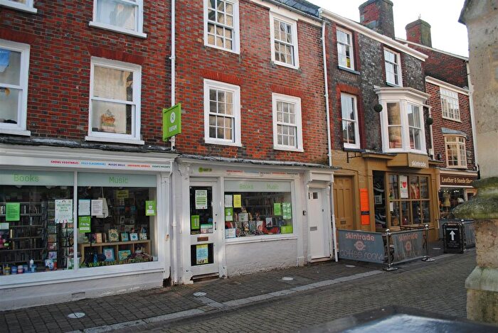 1 Bedroom Flat To Rent In St Thomas Square, Newport, PO30