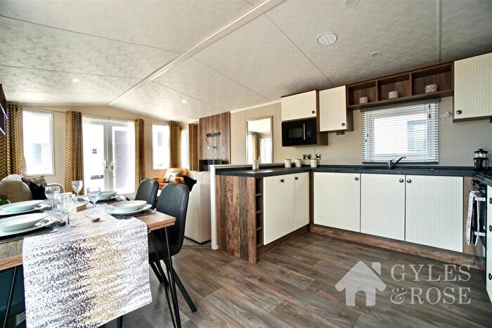 2 Bedroom Park Home For Sale In Seaview Avenue, West Mersea, Colchester, CO5