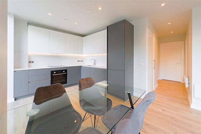 2 Bedroom Apartment To Rent In The Gate, Meadowside, M4