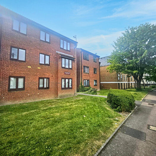 1 Bedroom Apartment For Sale In Birchanger Road, London, SE25