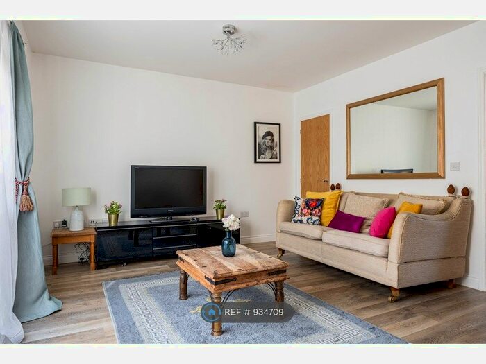 3 Bedroom Detached House To Rent In Montbelle Road, London, SE9