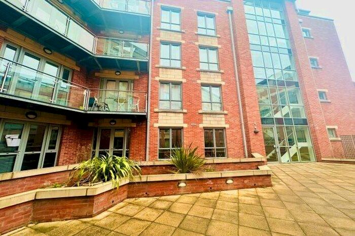 2 Bedroom Flat To Rent In Adams Walk, Nottingham, NG1