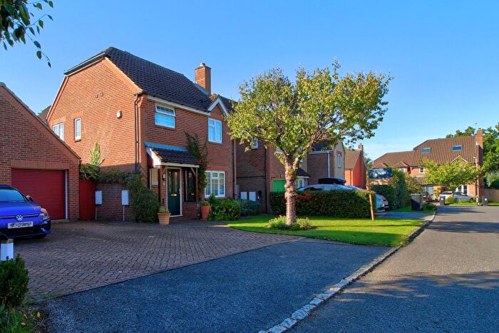 4 Bedroom Detached House For Sale In Sundew Close, Keephatch Park, Wokingham, RG40