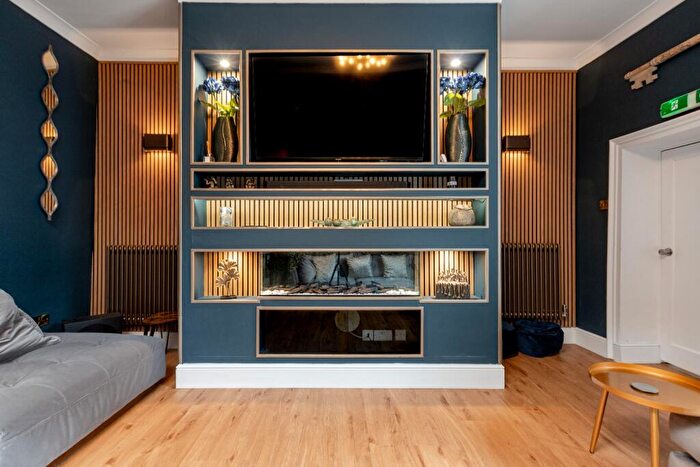 7 Bedroom End Of Terrace House For Sale In Rosedale House, Pottergate, Richmond, DL10