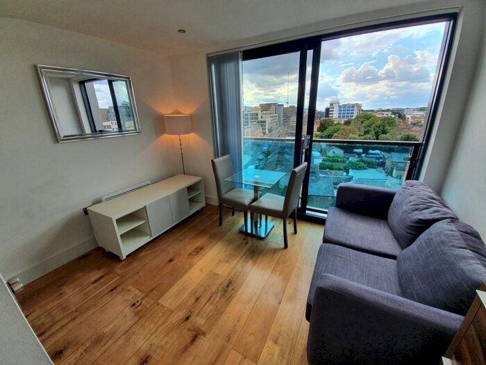 Studio To Rent In Station Road, Hayes, Middlesex, UB3