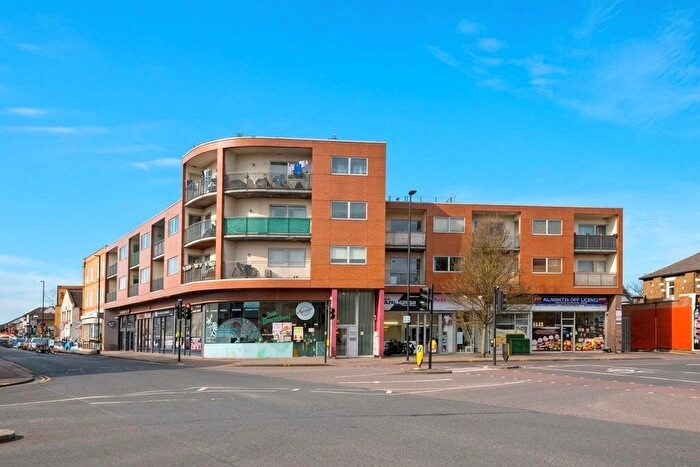 2 Bedroom Flat For Sale In - Bell Road, TW3