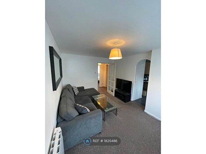 1 Bedroom Flat To Rent In Courtlands Close, Watford, WD24