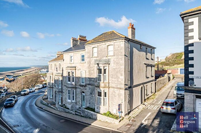 5 Bedroom End Of Terrace House For Sale In Albion Crescent, Portland, DT5