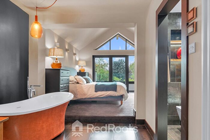 4 Bedroom Detached House For Sale In Nethergate, Westwoodside, Doncaster, Lincolnshire, DN9