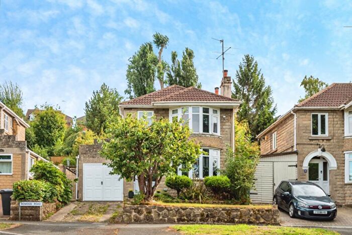 3 Bedroom Detached House For Sale In Bowood Road, Swindon, Wiltshire, SN1
