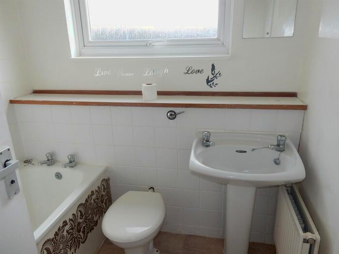 1 Bedroom Flat To Rent In Inglewood, Pixton Way, Selsdon, CR0