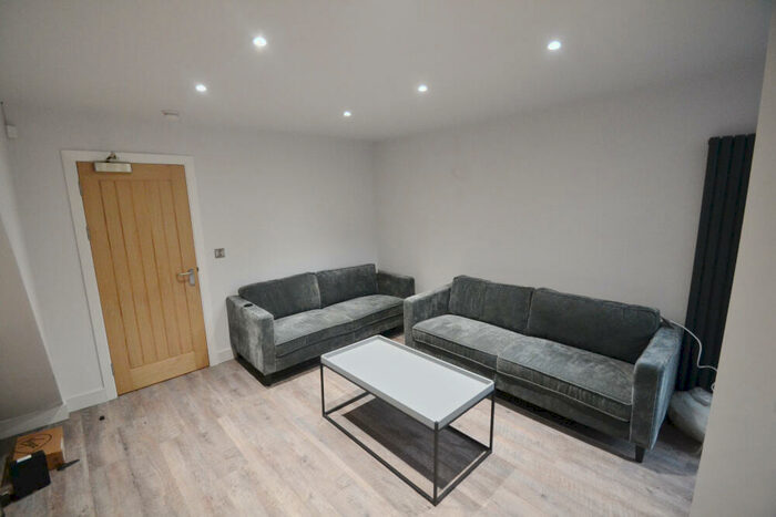 6 Bedroom Terraced House To Rent In Braemar Road, Fallowfield, Manchester, M14