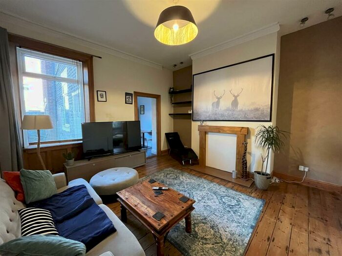2 Bedroom Flat To Rent In A Tynemouth Road, North Shields, Tyne And Wear, NE30