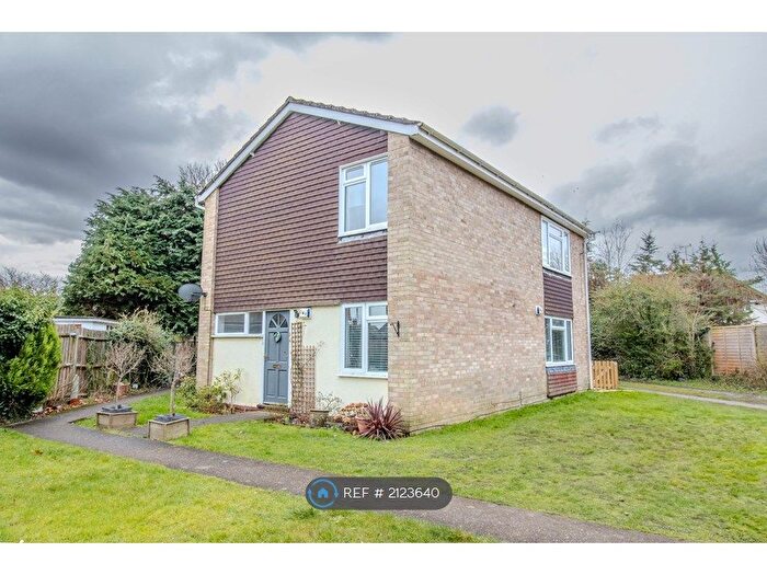 2 Bedroom Maisonette To Rent In Park View Court, Maidstone, ME15