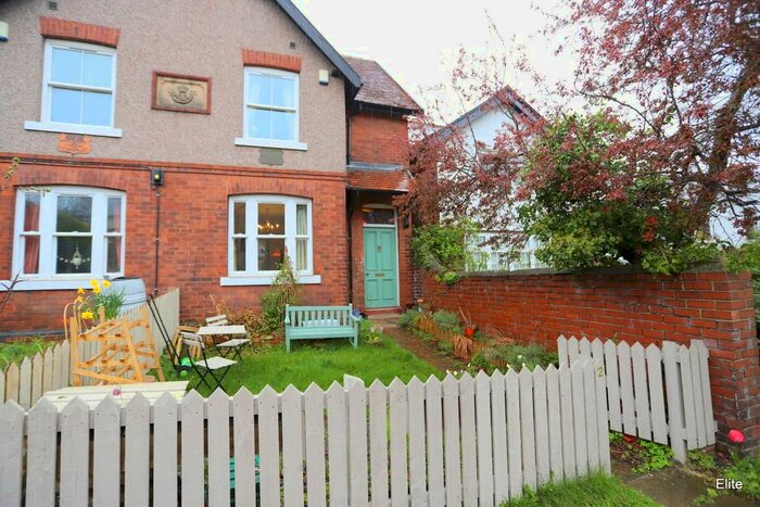 4 Bedroom Semi-Detached House To Rent In Back Western Hill, Durham, DH1