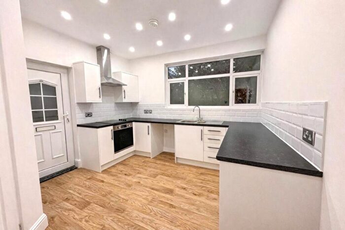 1 Bedroom Flat To Rent In Parkdale Road, Nottingham, NG3