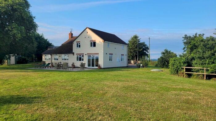 4 Bedroom Detached House For Sale In Heath Hill, Upton Upon Severn, Worcestershire, WR8