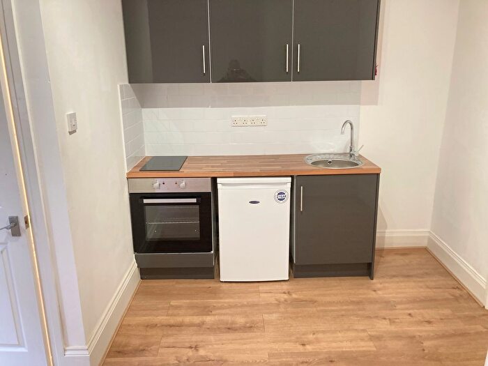Studio To Rent In Very Near Off Gower Lane Area, West Hampstead, NW6