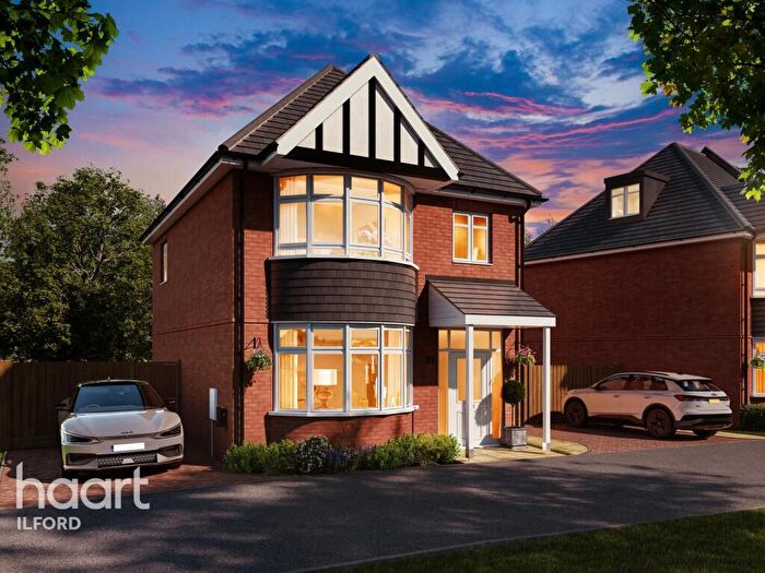 3 Bedroom Detached House For Sale In Wessex Close, London, IG3