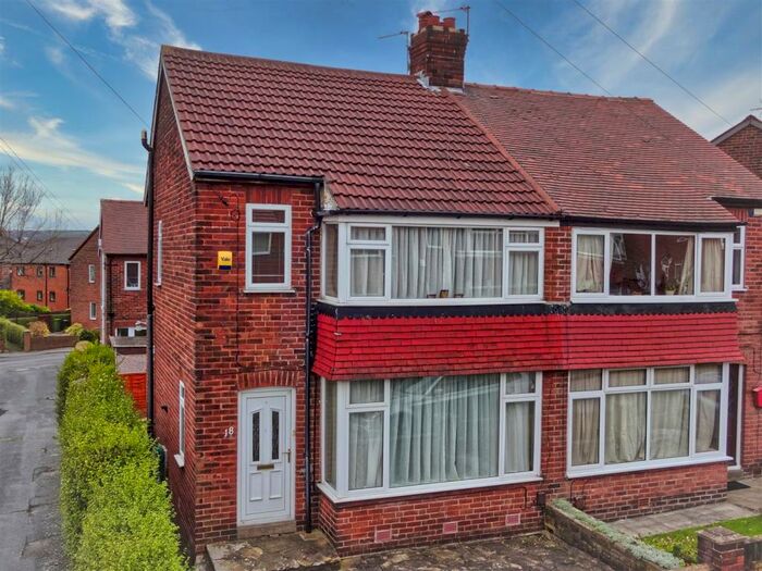 3 Bedroom Terraced House To Rent In Featherbank Mount, Horsforth, Leeds, LS18