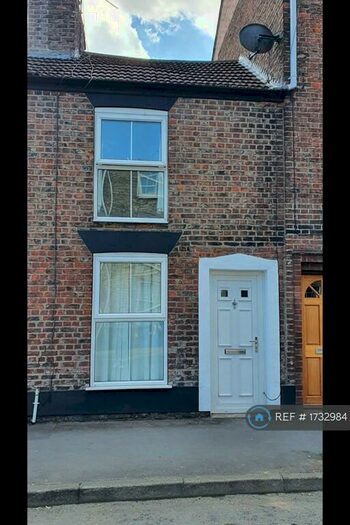 3 Bedroom Semi-Detached House To Rent In Red Lion Street, Boston, PE21