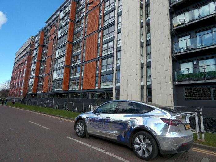 2 Bedroom Flat To Rent In Templeton Court, Glasgow Green, Glasgow, G40