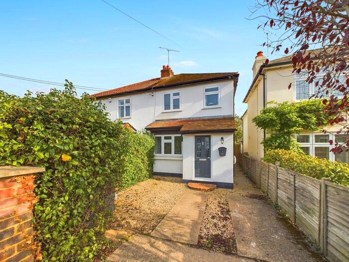 3 Bedroom Semi-Detached House To Rent In Oak Tree Road, Marlow, SL7