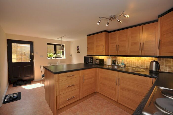 1 Bedroom Maisonette To Rent In Nightingale Road, Godalming GU7