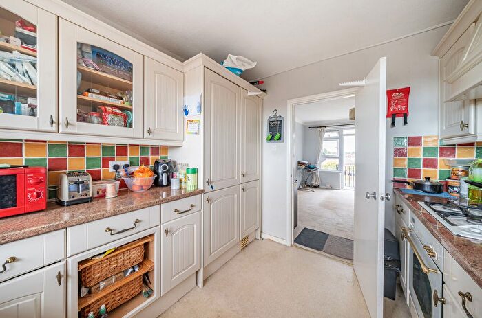 1 Bedroom Flat For Sale In Clare Road, Stanwell, Surrey, TW19