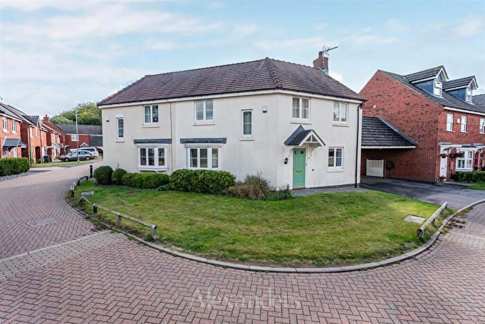 3 Bedroom Semi-Detached House For Sale In Little Mill Close, Barlestone, CV13