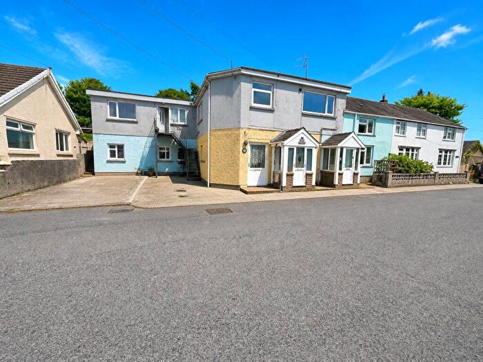 2 Bedroom Flat For Sale In Station Road, Kilgetty, Pembrokeshire, SA68