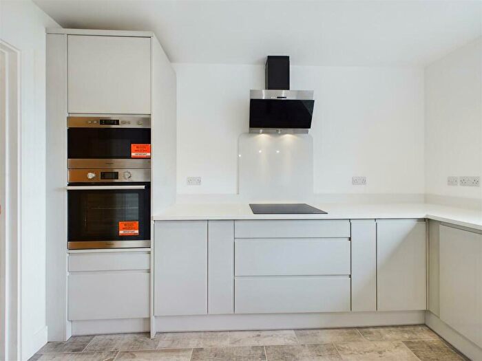 4 Bedroom Detached House For Sale In Llys Bryn Gwyrdd, Five Roads, Llanelli, SA15