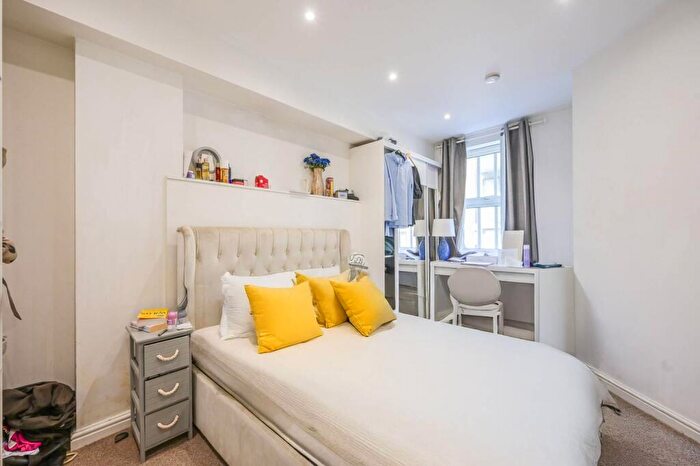 1 Bedroom Flat To Rent In Cartwright Street, Tower Hill, London, E1