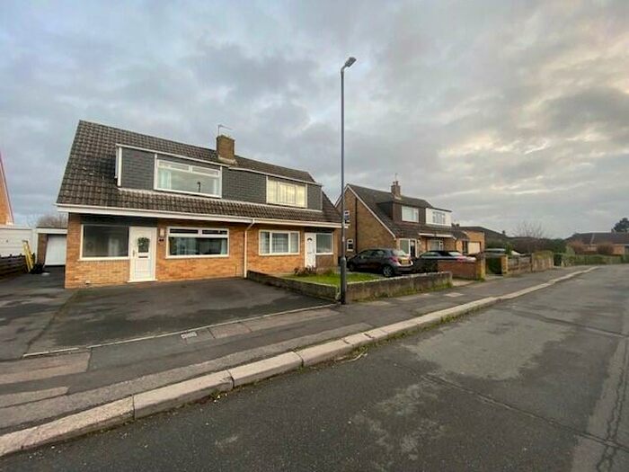 3 Bedroom House To Rent In Standish Avenue, Stoke Lodge, Bristol, BS34