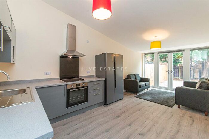 4 Bedroom Terraced House To Rent In Copland Terrace, Shieldfield, Newcastle Upon Tyne, NE2