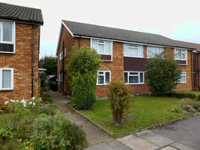 2 Bedroom Maisonette To Rent In Warren Road, Ashford TW15