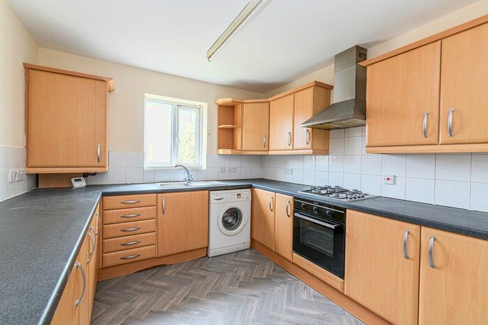 2 Bedroom Flat To Rent In Thelwall Lane, Latchford, Warrington, Cheshire, WA4