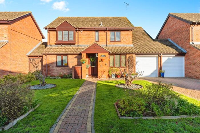 5 Bedroom Link Detached House For Sale In Wheelwrights, Weston Turville, Aylesbury, HP22