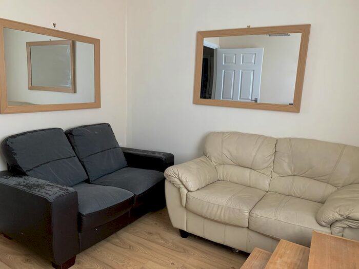 2 Bedroom Flat To Rent In Carlton Close, Loughborough LE11