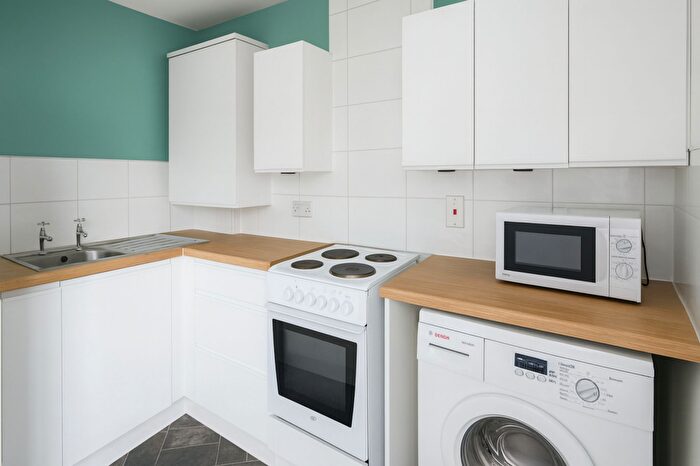 1 Bedroom Flat To Rent In West Street, St. Philips, BS2