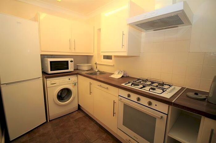 3 Bedroom Flat To Rent In Park Road West, Bedford, MK41
