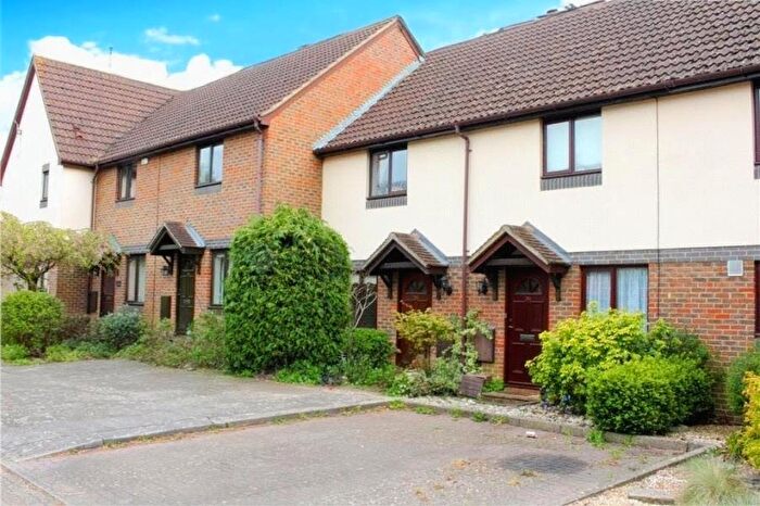 2 Bedroom Terraced House To Rent In Woking, Surrey, GU22