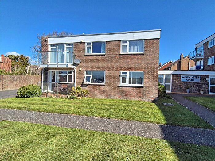 2 Bedroom Apartment For Sale In Marine Drive, Barton On Sea, New Milton, Hampshire, BH25