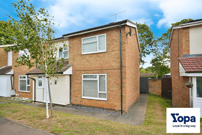 3 Bedroom End Of Terrace House For Sale In Benstede, Stevenage, SG2
