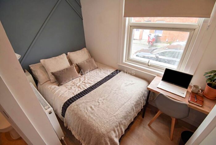 1 Bedroom Studio To Rent In Cambridge Street, Reading, RG1