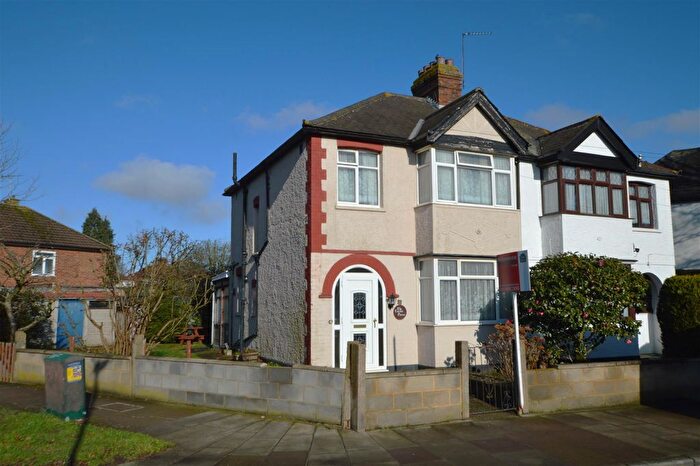 3 Bedroom Semi Detached House For Sale In Conway Road, Whitton, Hounslow, TW4