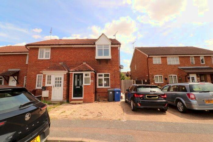 2 Bedroom End Of Terrace House To Rent In Burns Place, Tilbury, RM18