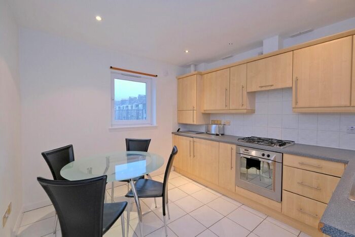 2 Bedroom Flat To Rent In Fraser Road, Aberdeen, AB25