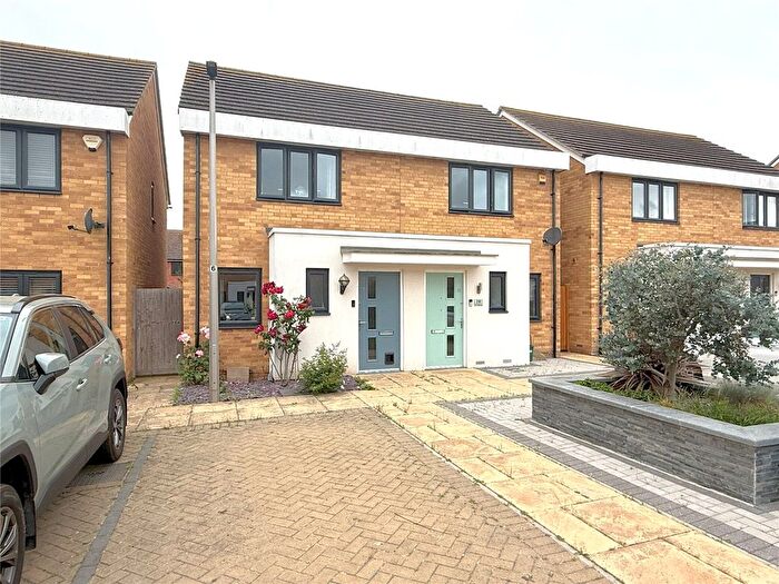 2 Bedroom Semi-Detached House To Rent In Sanderling Close, East Tilbury, Essex, RM18